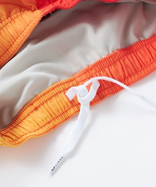 RUSTY(ラスティ)の「【RUSTY/ラスティー】キッズサーフトランクス 水着(水着・キッズ・ターコイズブルー/ブラック/オレンジ・150/140/160/130)」の22枚目の写真