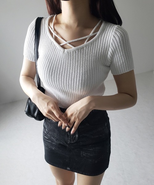me+em select(ミームセレクト)の「【 2color 】半袖クロスラインストラップデザインリブニット ※※(ニット/セーター・レディース・ホワイト/ブラック・FREE)」の21枚目の写真