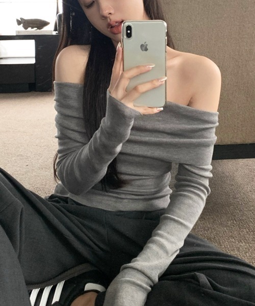 VIBGYOR（ヴィブジョー）の「【EIZZ/アイズ】サマーリブ オフショルダー トップス（Tシャツ/カットソー・レディース・ベージュ/ピンク/ブラック/グレー・MEDIUM/LARGE）」の3枚目の写真