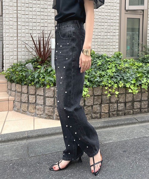 Futier land(フューティアランド)の「パール付デニムパンツ(デニムパンツ・レディース・ブラック/ライトブルー・LARGE/MEDIUM/SMALL)」の5枚目の写真