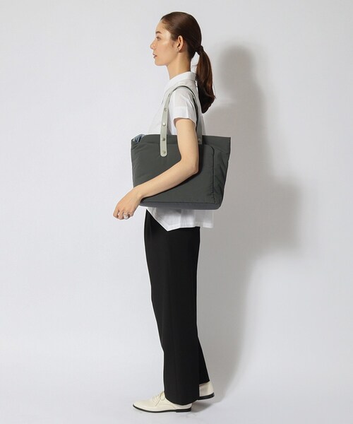 HIROKO HAYASHI(ヒロコハヤシ)の「◆MOSCOVA CELESTE(モスコーバ チェレステ)横型トートバッグ(トートバッグ・レディース・ブルー系9/チャコール・00)」の10枚目の写真