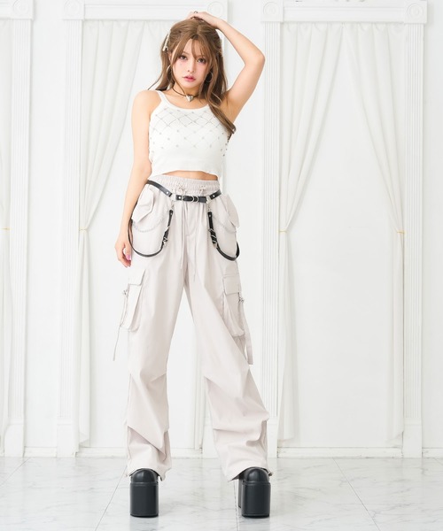 Diable baiser（ディアブルベーゼ）の「迷彩柄or無地フラップポケットカーゴパンツ（カーゴパンツ・レディース・ブラック/ライトグレー/グリーン/グレー・MEDIUM）」の2枚目の写真