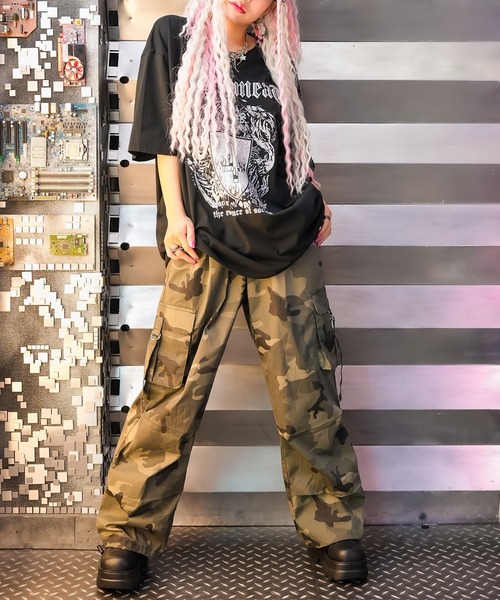 Diable baiser（ディアブルベーゼ）の「迷彩柄or無地フラップポケットカーゴパンツ（カーゴパンツ・レディース・ブラック/ライトグレー/グリーン/グレー・MEDIUM）」の9枚目の写真