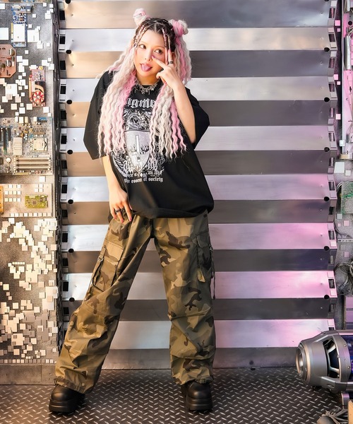 Diable baiser（ディアブルベーゼ）の「迷彩柄or無地フラップポケットカーゴパンツ（カーゴパンツ・レディース・ブラック/ライトグレー/グリーン/グレー・MEDIUM）」の11枚目の写真