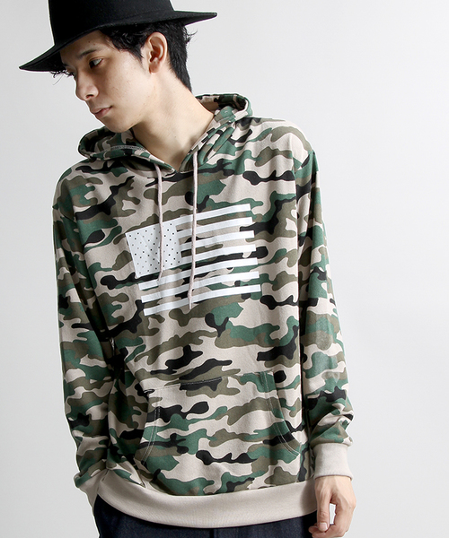 WEGO（ウィゴー）の「WEGO/カラーカモプルパーカー（パーカー・メンズ・マルチ/カーキ/レッド/ブルー・LARGE/MEDIUM）」の2枚目の写真