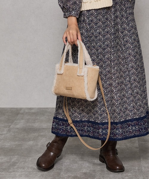 Ungrid（アングリッド）の「【Ungrid/アングリッド】ムートンタッチ　ミニトートショルダーバッグ（トートバッグ・レディース・グレー/キャメル/ベージュ/ブラック/グレイッシュベージュ・FREE）」の8枚目の写真