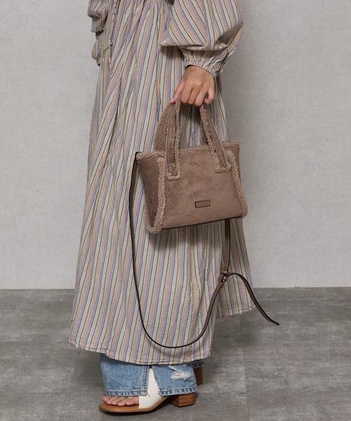 Ungrid（アングリッド）の「【Ungrid/アングリッド】ムートンタッチ　ミニトートショルダーバッグ（トートバッグ・レディース・グレー/キャメル/ベージュ/ブラック/グレイッシュベージュ・FREE）」の7枚目の写真