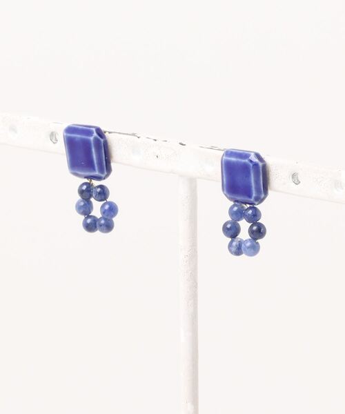 tone(トーン)の「【irodori】ソーダライトcircle pierce(ピアス(両耳用)・レディース・ブルー・FREE)」の1枚目の写真