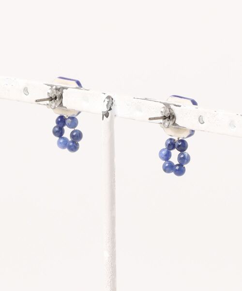 tone(トーン)の「【irodori】ソーダライトcircle pierce(ピアス(両耳用)・レディース・ブルー・FREE)」の2枚目の写真