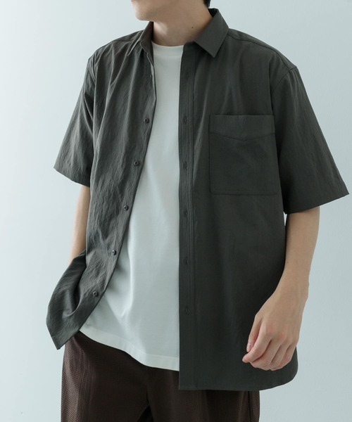 ITEMS URBANRESEARCH(アイテムズ アーバンリサーチ)の「ユーティリティ ショートスリーブシャツ(シャツ/ブラウス・メンズ・カーキ/ブラウン系その他/ダークグレー・LARGE/MEDIUM)」の9枚目の写真