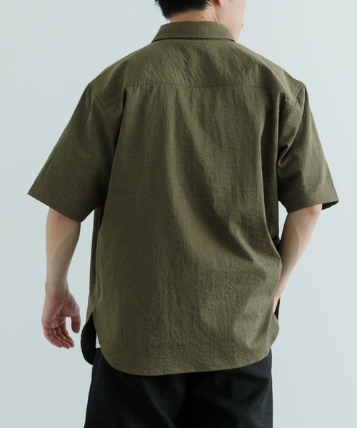 ITEMS URBANRESEARCH(アイテムズ アーバンリサーチ)の「ユーティリティ ショートスリーブシャツ(シャツ/ブラウス・メンズ・カーキ/ブラウン系その他/ダークグレー・LARGE/MEDIUM)」の17枚目の写真