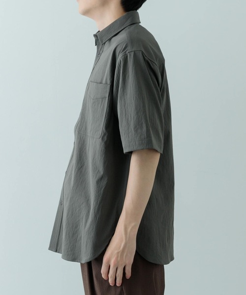ITEMS URBANRESEARCH(アイテムズ アーバンリサーチ)の「ユーティリティ ショートスリーブシャツ(シャツ/ブラウス・メンズ・カーキ/ブラウン系その他/ダークグレー・LARGE/MEDIUM)」の16枚目の写真