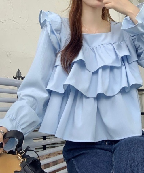 deux amour（ドゥーザムール）の「フリルティアードスクエアネックバックリボンブラウス（Tシャツ/カットソー・レディース・ホワイト/ブラック/アイボリー/ブルー・FREE）」の4枚目の写真