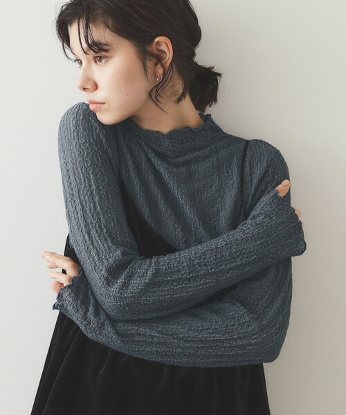 OPAQUE.CLIP(オペークドットクリップ)の「◆シアーレースハイネックトップス【洗濯機洗い可】(Tシャツ/カットソー・レディース・ホワイト/ブラック/ダークグレー・40/38/42)」の3枚目の写真