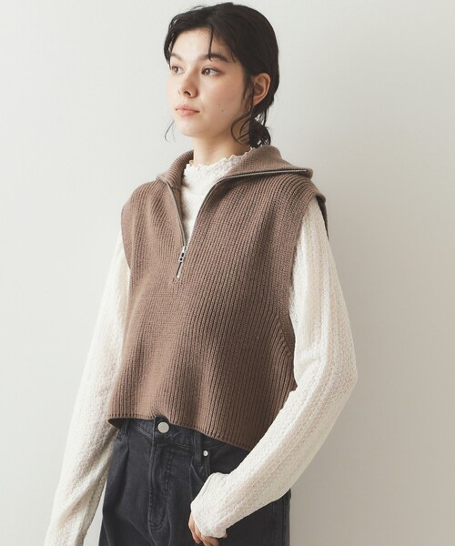 OPAQUE.CLIP(オペークドットクリップ)の「◆シアーレースハイネックトップス【洗濯機洗い可】(Tシャツ/カットソー・レディース・ホワイト/ブラック/ダークグレー・40/38/42)」の4枚目の写真