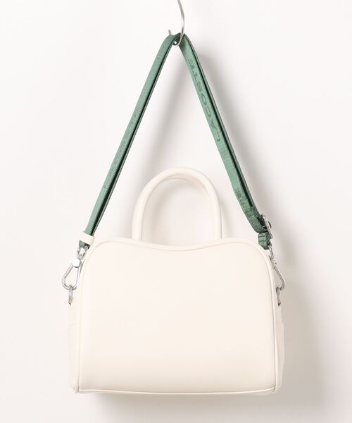 LACOSTE(ラコステ)の「《LACOSTE》LORA SEASONAL SQUARE TOP HANDLE BAG(ボディバッグ/ウエストポーチ・レディース・アイボリー・フリー)」の2枚目の写真