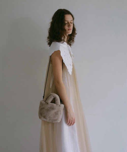 EFOLE(エフォル)の「Fakefur mini 2way bag/フェイクファー ミニ 2wayバッグ(ショルダーバッグ・レディース・ベージュ/グレー・FREE)」の12枚目の写真