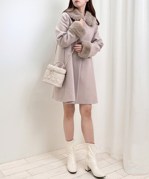 INGNI（イング）の「ファー取り外し4WAY／Aラインコート（その他アウター・レディース・ライトグレー系1/オフホワイト/ピンク系/ブラック/ピンク・M）」の17枚目の写真