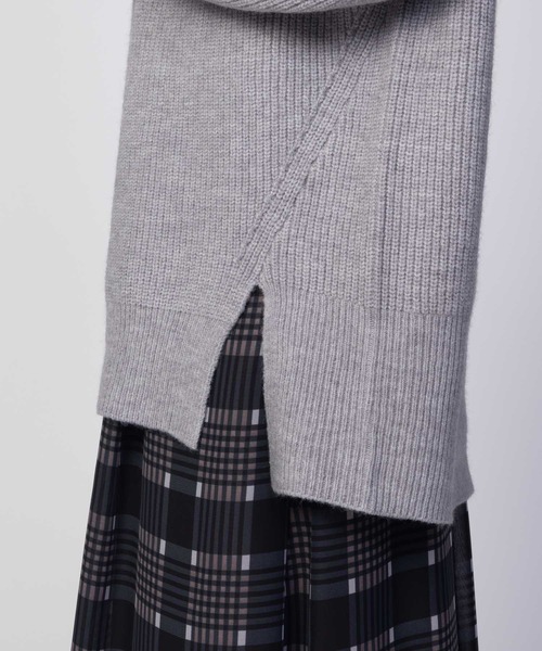 HusHusH（ハッシュアッシュ）の「HusHusH ハイネックニットプルオーバー（ニット/セーター・レディース・ネイビー/レッド/グレー・M/L）」の9枚目の写真