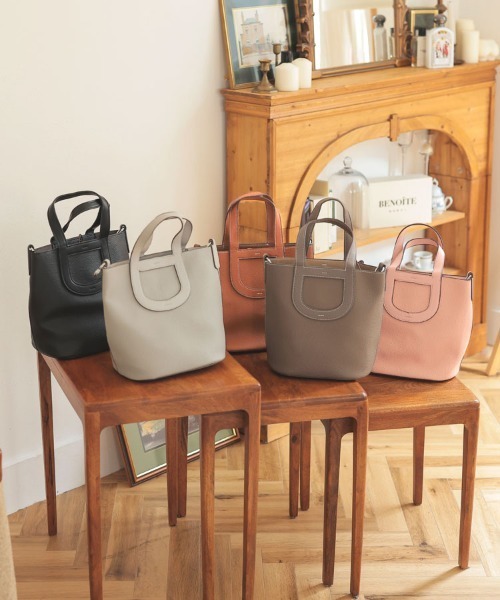 DONOBAN（ドノバン）の「アンカーハンドルバッグ（ハンドバッグ・レディース・キャメル/ピンク/ベージュ系その他/ブラック/グレイッシュベージュ・ONESIZE）」の12枚目の写真