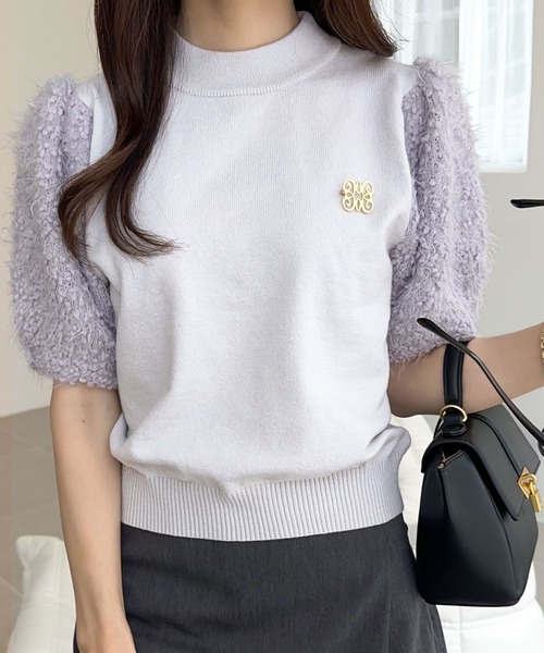 mily bilet(ミウィビレット)の「【mily bilet】洗練されたフェミニンニット。ブローチ付き肩シャギーパフスリーブプルオーバー(ニット)(ニット/セーター・レディース・チャコールグレー/アイボリー/ピンク/ライトグレー・SMALL/MEDIUM/LARGE/X-LARGE)」の3枚目の写真