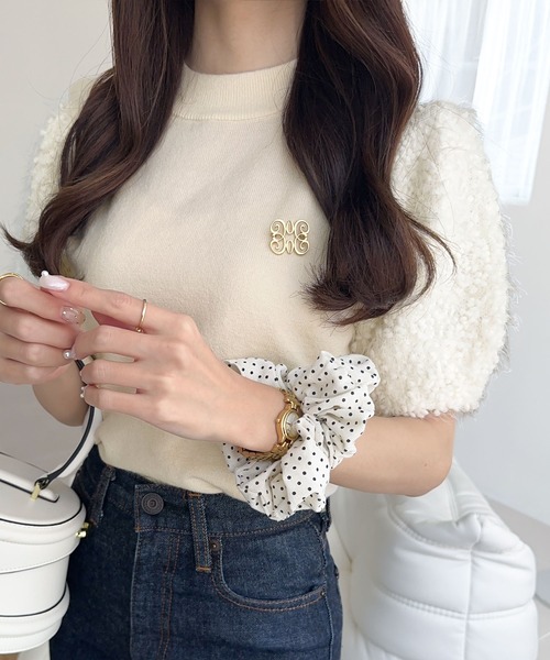 mily bilet(ミウィビレット)の「【mily bilet】洗練されたフェミニンニット。ブローチ付き肩シャギーパフスリーブプルオーバー(ニット)(ニット/セーター・レディース・チャコールグレー/アイボリー/ピンク/ライトグレー・SMALL/MEDIUM/LARGE/X-LARGE)」の15枚目の写真