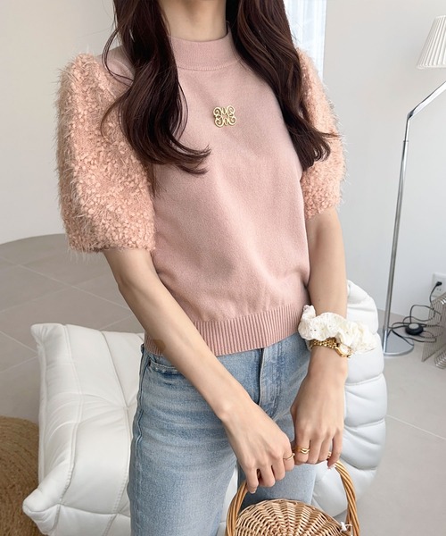 mily bilet(ミウィビレット)の「【mily bilet】洗練されたフェミニンニット。ブローチ付き肩シャギーパフスリーブプルオーバー(ニット)(ニット/セーター・レディース・チャコールグレー/アイボリー/ピンク/ライトグレー・SMALL/MEDIUM/LARGE/X-LARGE)」の20枚目の写真