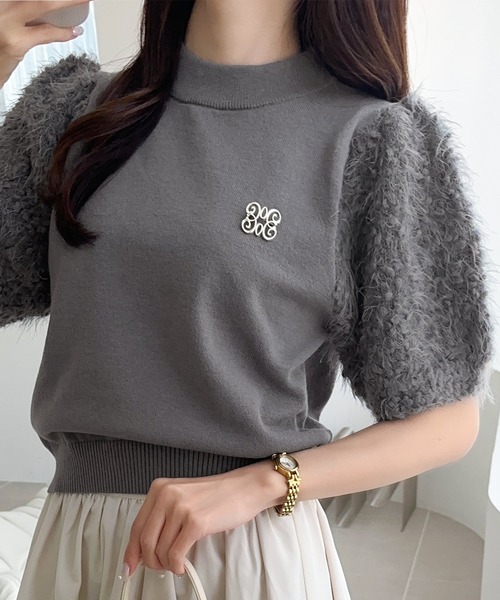 mily bilet(ミウィビレット)の「【mily bilet】洗練されたフェミニンニット。ブローチ付き肩シャギーパフスリーブプルオーバー(ニット)(ニット/セーター・レディース・チャコールグレー/アイボリー/ピンク/ライトグレー・SMALL/MEDIUM/LARGE/X-LARGE)」の11枚目の写真
