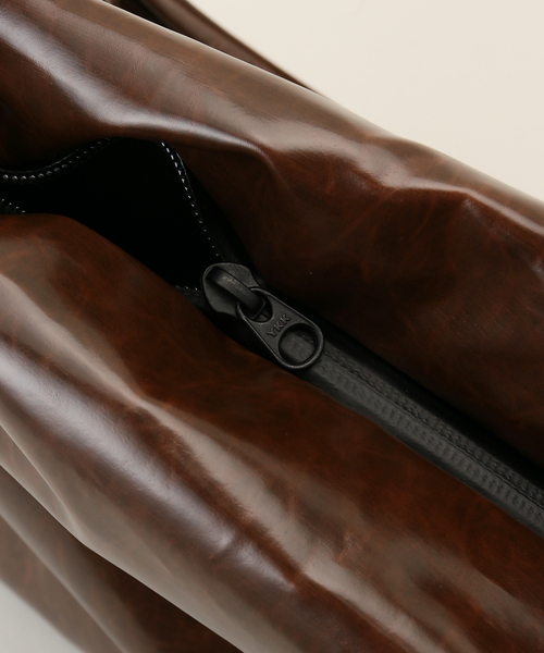 JOURNAL STANDARD（ジャーナルスタンダード）の「【KASSL EDITIONS/カッスル エディションズ】LOOP BAG（ショルダーバッグ・レディース・ブラウン・FREE）」の4枚目の写真