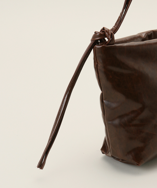 JOURNAL STANDARD（ジャーナルスタンダード）の「【KASSL EDITIONS/カッスル エディションズ】LOOP BAG（ショルダーバッグ・レディース・ブラウン・FREE）」の5枚目の写真