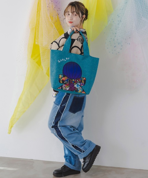 ScoLar(スカラー)の「643444:リボンの女性の後ろ姿 ポリキャントートバッグ(トートバッグ・レディース・グレー/グリーン/レッド・FREE)」の5枚目の写真