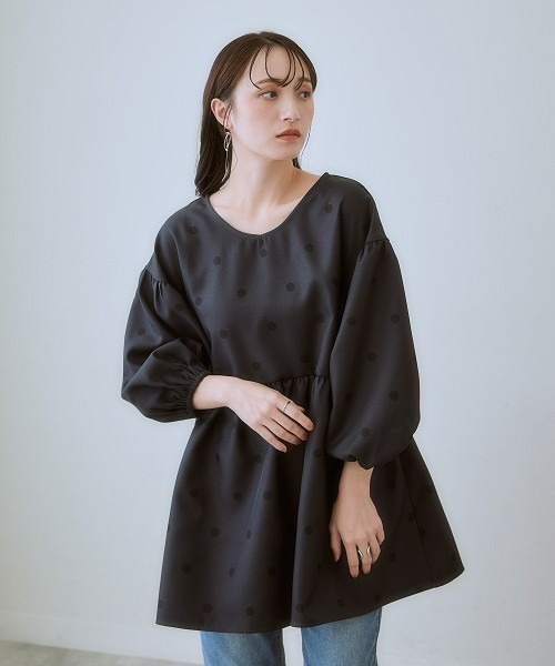 nissen(ニッセン)の「ドットペプラムブラウス(シャツ/ブラウス・レディース・ベージュ系/ブラック系・S/M/L/LL)」の1枚目の写真