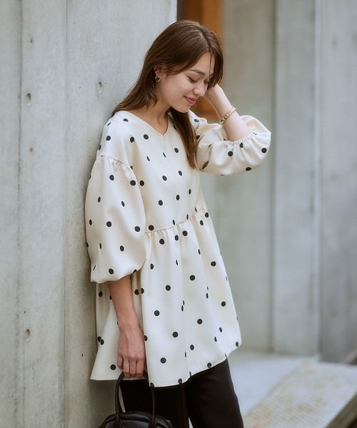 nissen(ニッセン)の「ドットペプラムブラウス(シャツ/ブラウス・レディース・ベージュ系/ブラック系・S/M/L/LL)」の4枚目の写真