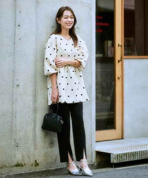 nissen(ニッセン)の「ドットペプラムブラウス(シャツ/ブラウス・レディース・ベージュ系/ブラック系・S/M/L/LL)」の5枚目の写真