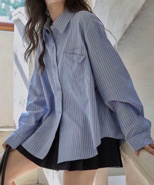 LADY LIKE(レディライク)の「デザインポケットストライプシャツ(シャツ/ブラウス・レディース・ベージュ/サックスブルー/ブルー・M)」の2枚目の写真