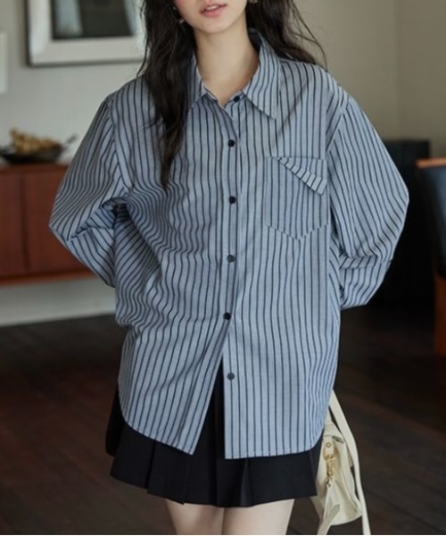 LADY LIKE(レディライク)の「デザインポケットストライプシャツ(シャツ/ブラウス・レディース・ベージュ/サックスブルー/ブルー・M)」の3枚目の写真