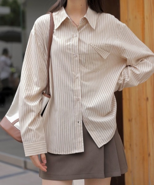 LADY LIKE(レディライク)の「デザインポケットストライプシャツ(シャツ/ブラウス・レディース・ベージュ/サックスブルー/ブルー・M)」の10枚目の写真