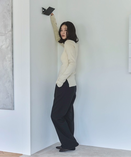 feepur（フェピュール）の「【ハンドウォッシャブル】ボートネックシンプルニット（ニット/セーター・レディース・ピンク/ブラック/アイボリー/杢グレー/ブラウン・MEDIUM）」の13枚目の写真