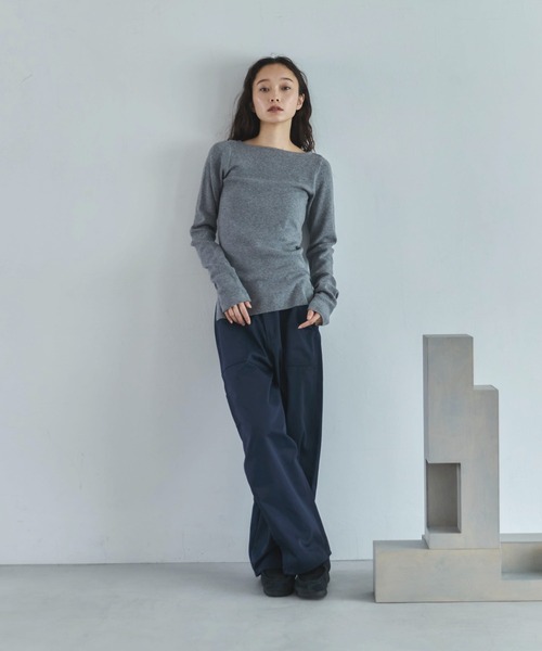 feepur（フェピュール）の「【ハンドウォッシャブル】ボートネックシンプルニット（ニット/セーター・レディース・ピンク/ブラック/アイボリー/杢グレー/ブラウン・MEDIUM）」の6枚目の写真