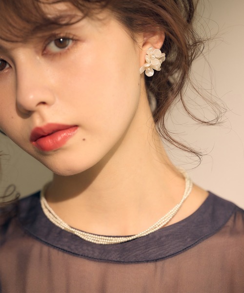 Jolie Toujours（ジョリトゥジュール）の「3連ビーズネックレス 