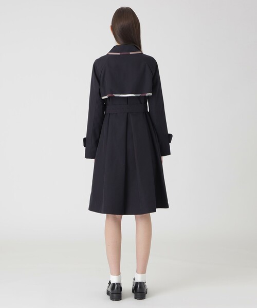 BLUE LABEL CRESTBRIDGE（ブルーレーベルクレストブリッジ）の「ハイツイストコットンライクツイルステンカラーコート（トレンチコート・レディース・ネイビー/ベージュ・38/40/36）」の3枚目の写真