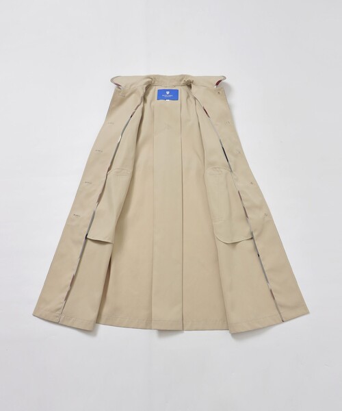 BLUE LABEL CRESTBRIDGE（ブルーレーベルクレストブリッジ）の「ハイツイストコットンライクツイルステンカラーコート（トレンチコート・レディース・ネイビー/ベージュ・38/40/36）」の15枚目の写真