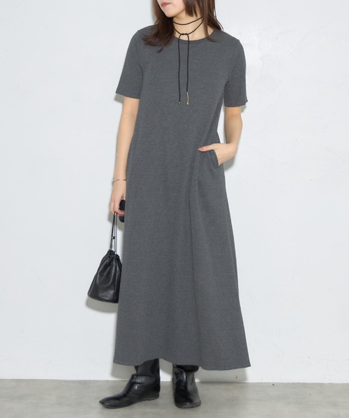 leimn(レイムン)の「カップ付きセミフレアワンピ(ワンピース・レディース・チャコール/ブラック・FREE)」の1枚目の写真