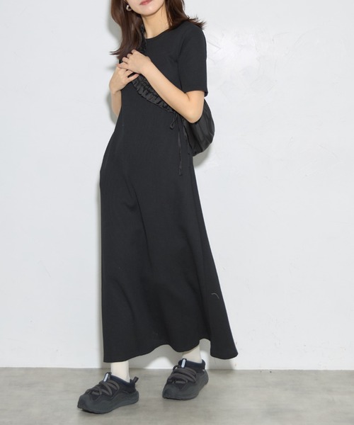 leimn(レイムン)の「カップ付きセミフレアワンピ(ワンピース・レディース・チャコール/ブラック・FREE)」の2枚目の写真