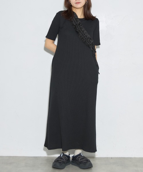 leimn(レイムン)の「カップ付きセミフレアワンピ(ワンピース・レディース・チャコール/ブラック・FREE)」の3枚目の写真