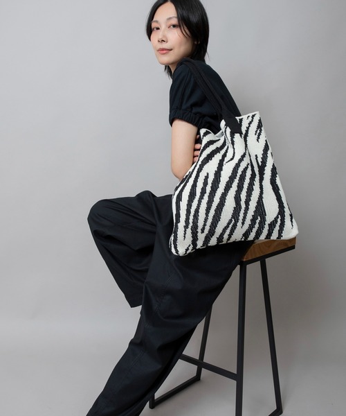 Munich（ミューニック）の「ゼブラジャカードニットバッグ（トートバッグ・レディース・ブラック/ブルー/グリーン/ブラウン・FREE）」の15枚目の写真