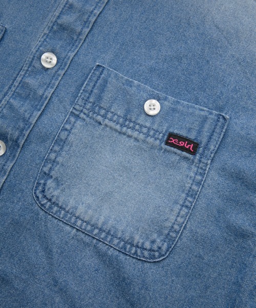 X-girl（エックスガール）の「DENIM 2WAY SHIRT（シャツ/ブラウス・レディース・ブラック/ライトインディゴブルー・S/M）」の7枚目の写真