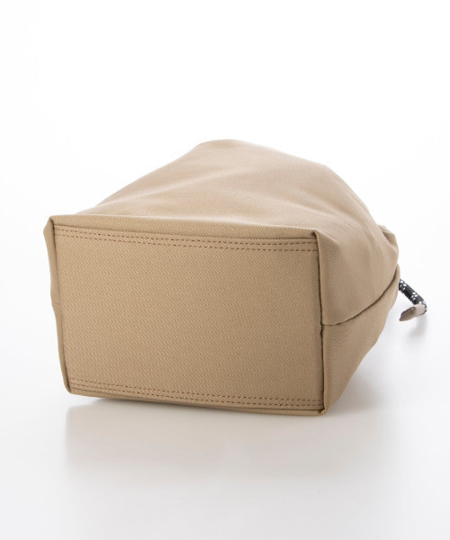 perche（ペルケ）の「ペルケ perche / COOL MAX 2wayバケットバッグ（ショルダーバッグ・レディース・ブラック/ベージュ・FREE）」の16枚目の写真