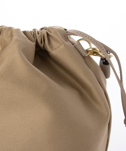 perche（ペルケ）の「ペルケ perche / COOL MAX 2wayバケットバッグ（ショルダーバッグ・レディース・ブラック/ベージュ・FREE）」の18枚目の写真