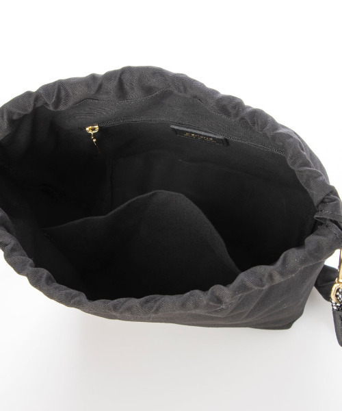 perche（ペルケ）の「ペルケ perche / COOL MAX 2wayバケットバッグ（ショルダーバッグ・レディース・ブラック/ベージュ・FREE）」の8枚目の写真